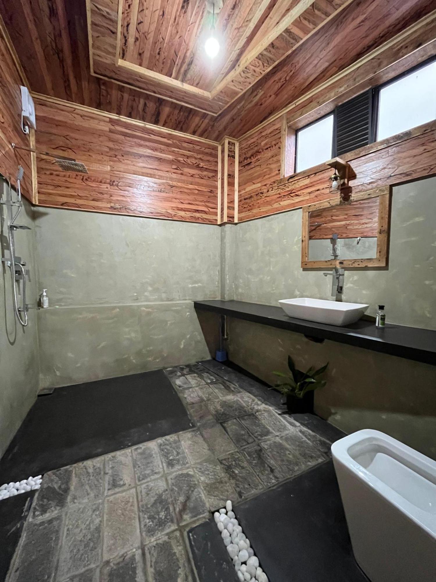 Hotel Winwood Ella Zewnętrze zdjęcie